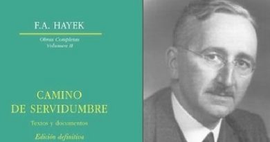 La planificación económica centralizada conduce hacia el totalitarismo