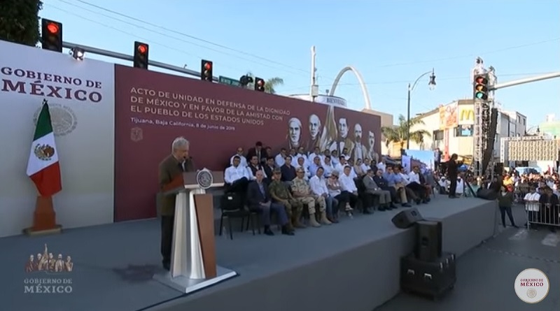 Donald Trump alinea a López Obrador
