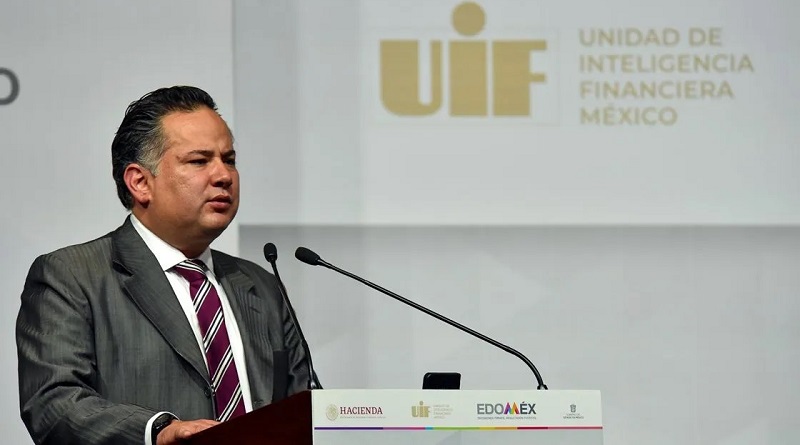 Desde el poder se instrumentan las estructuras de gobierno para armar casos legales y se compran aliados en los medios para operar una pinza en contra de quienes expresan sus diferencias políticas con el gobierno de Andrés Manuel López Obrador.