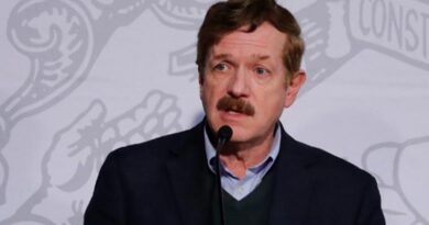 "No es ético que los más pobres sean sólo una bandera, un lema de campaña o estribillo para adornar las mentiras y ocurrencias de las mañaneras”, dice Juan Carlos Romero Hicks, coordinador de los diputados del PAN en la LXIV Legislatura.