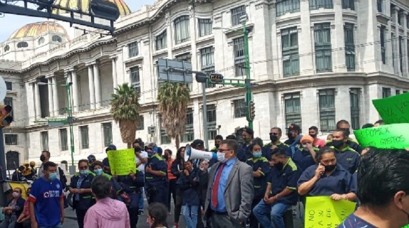 El Servicio Postal Mexicano no ha hecho los pagos a la empresa por los servicios de limpieza prestados, y esto ha impedido que cobren sus quincenas.