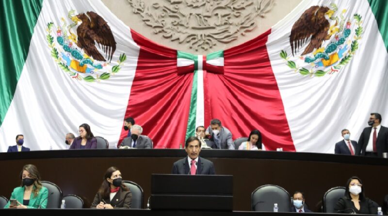 Comparecencia del secretario de Hacienda, Rogelio Ramírez de la O, ante el Pleno de la Cámara de Diputados de México.