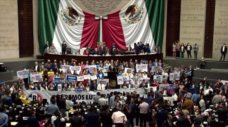 Ciudadanía y bloque opositor "tiran" reforma eléctrica de AMLO.